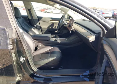 2023 Tesla Model 3 Rear-Wheel Drive z USA, uszkodzony, nr VIN 5YJ3E1EA8PF437990